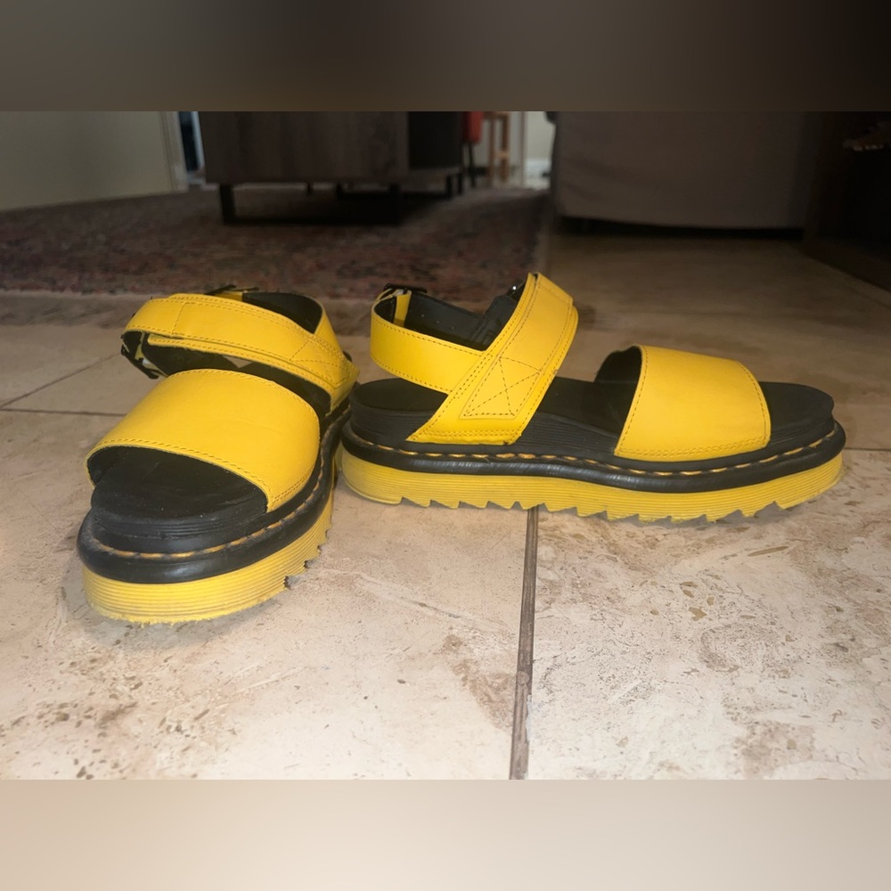Dr. Martens Sandal